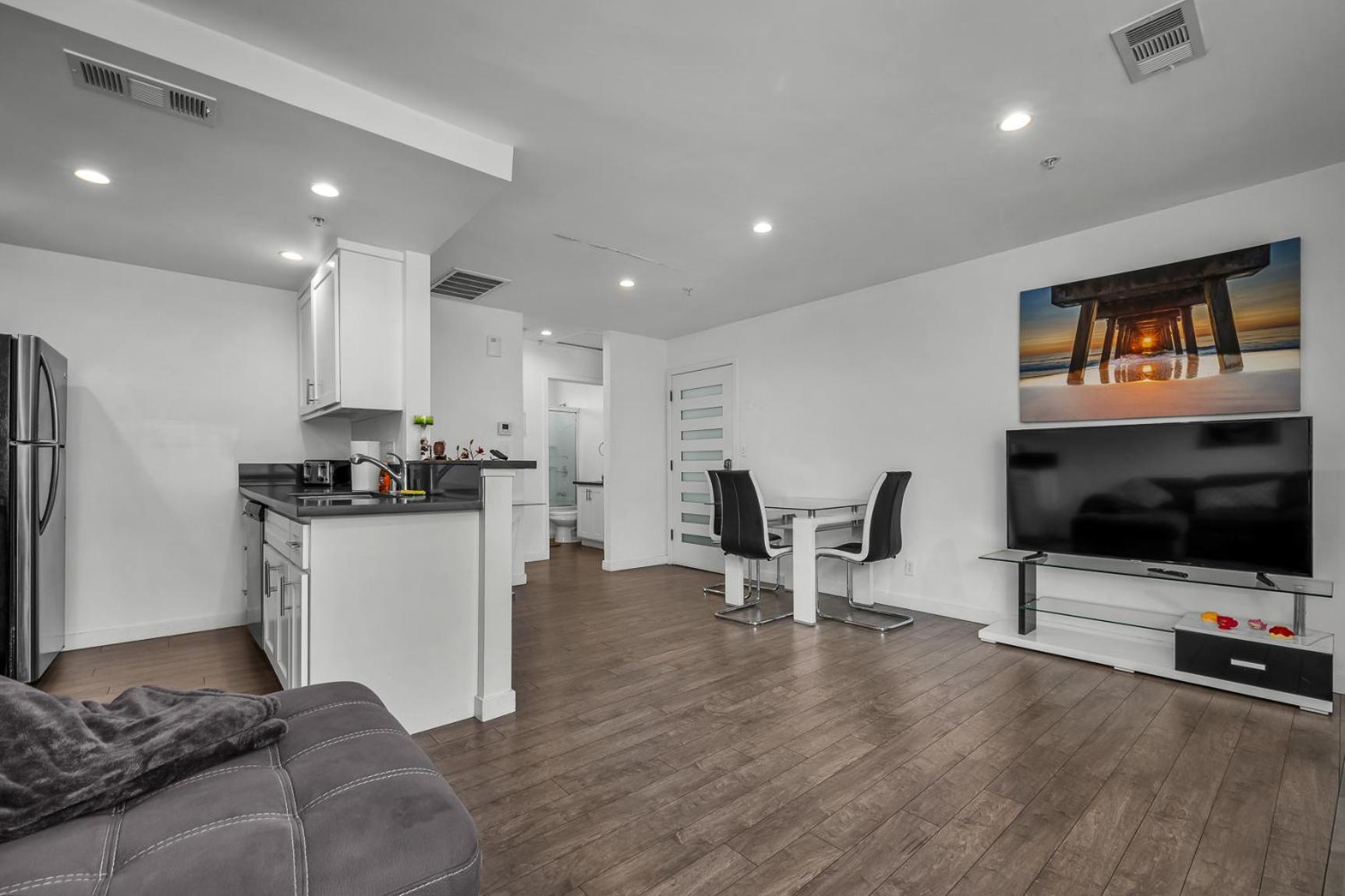 Appartement Fully Furnished One Bedroom With Full Bathroom In Koreatown