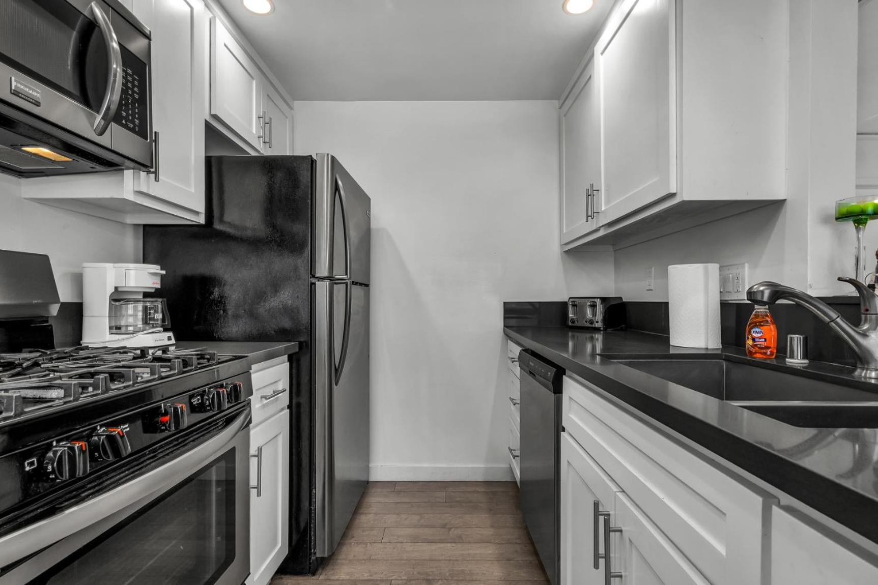 Appartement Fully Furnished One Bedroom With Full Bathroom In Koreatown *